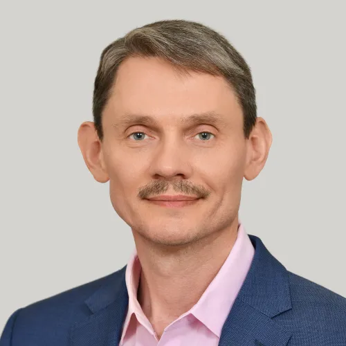 Andrey Bakulin Headshot
