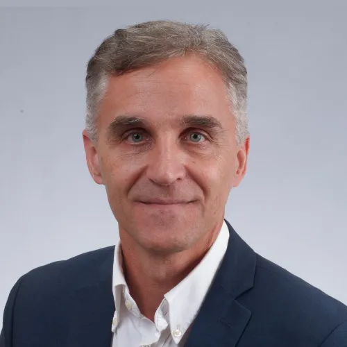 Larson_Toti Headshot